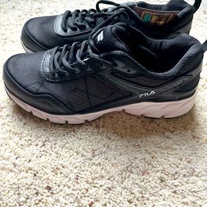 Brand new in the box women’s size 10 running fila memory foam.
